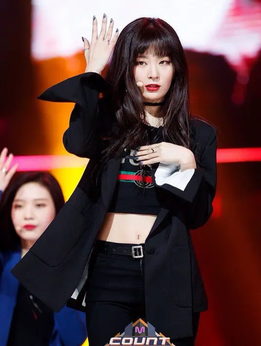 Tak hanya soal film favorit, Sunmi dan Seulgi juga menceritakan tentang pengalaman mereka saat jadi trainee. Sunmi yang debut dengan Wonder Girl sempat berlatih di bawah agensi SM Entertainment. (Foto: instagram.com/seulgiredvelvet)