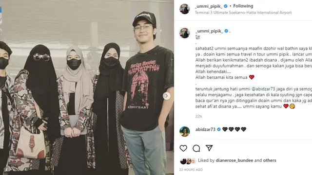 Umi Pipik Berangkat Umrah Bareng 3 Anaknya (Foto: Instagram/@_ummi_pipik_)