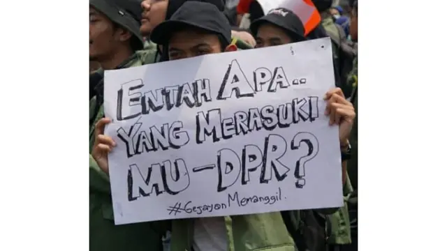 11 Poster Kocak Demo Mahasiswa Tolak RUU KUHP, Lucu tapi Bikin Baper