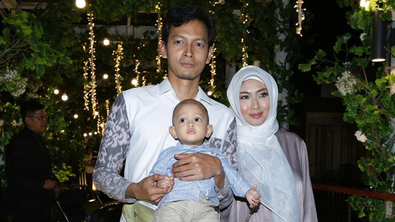 Fedi Nuril dan istri