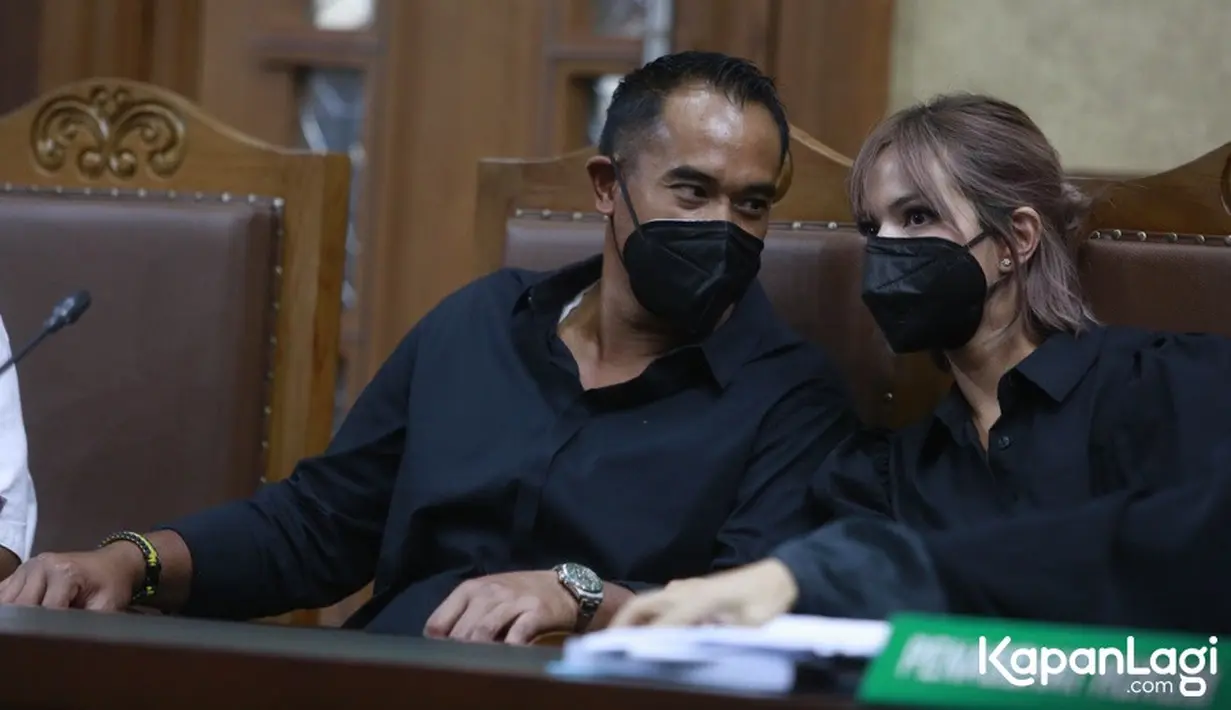 Nia Ramadhani dan Ardi Bakrie (Muhammad Akrom Sukarya/© KapanLagi.com)