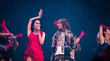 Penampilan Jisoo dan Camila saat membawakan lagu "Liar". (Foto: Instagram: sooyaaa__)