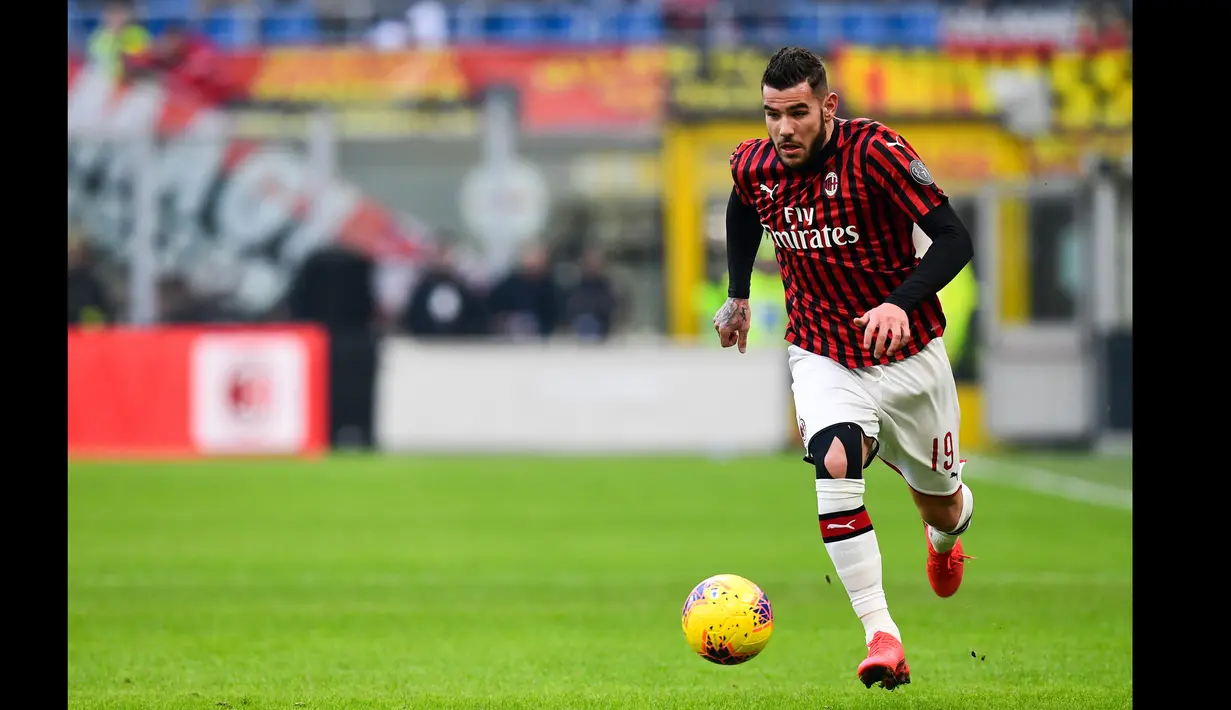 Sementara saudaranya, Theo Hernandez tengah merumput di Serie A bersama AC Milan dan juga memiliki posisi yang sama yaitu bek kiri. (Foto: AFP/Miguel Medina)