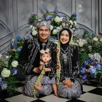 Ria Ricis gelar tedak sinten baby Moana (Instagram/riaricis1795)