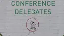 Menjelang peringatan Hari Konferensi Asia Afrika (KAA) pada 24 April 2015 nanti di Jakarta dan di Bandung berbagai ornamen himbauan pemberitahuan di dinding - dinding jalan sudah terpasang, Jakarta, Senin (30/3/2015). (Liputan6.com/Johan Tallo)