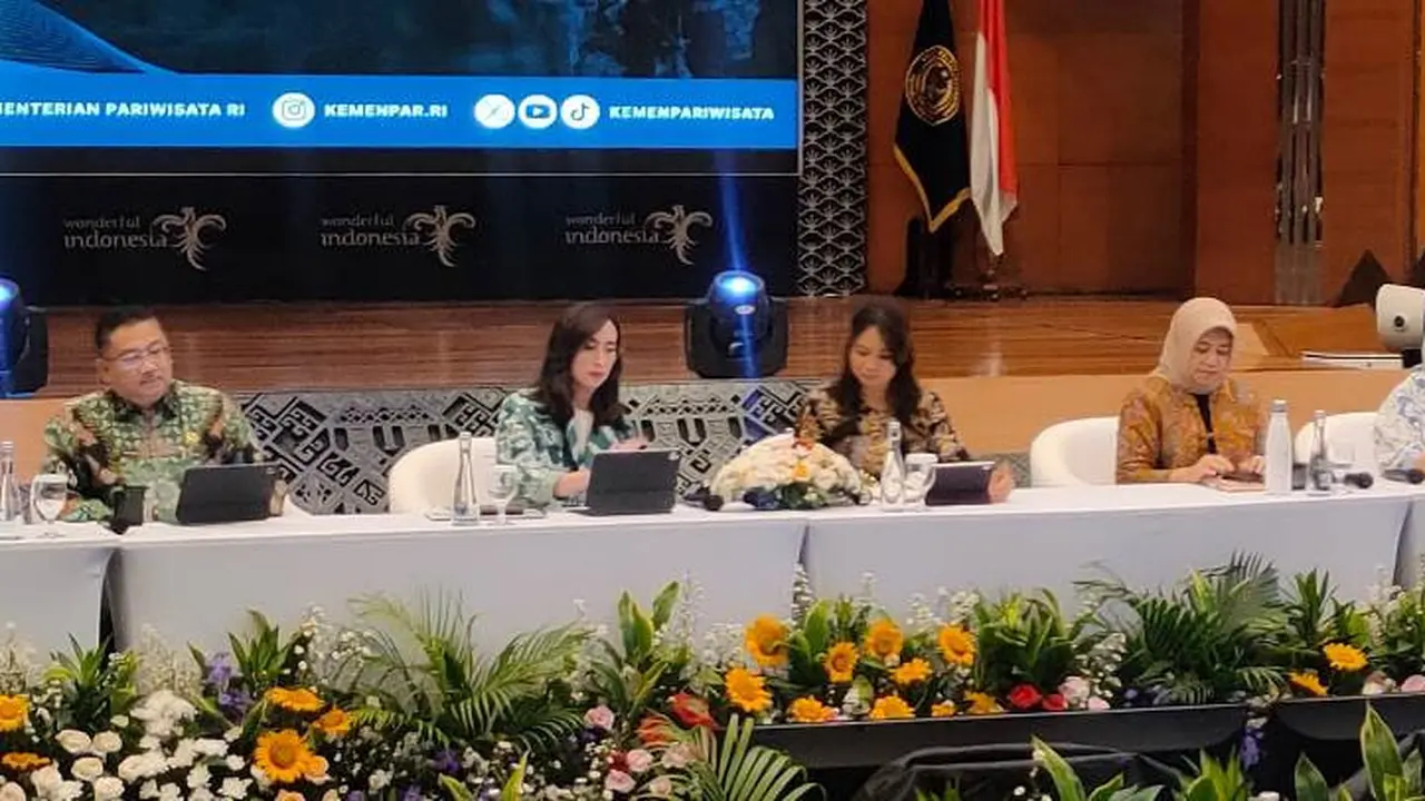 Menteri Pariwisata (Menpar) Widiyanti Putri Wardhana di Jumpa Pers Akhir Tahun Kementerian Pariwisata, 20 Desember 2024. (Liputan6.com/Henry)