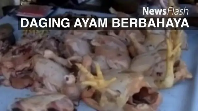 Petugas Dinas Pertanian (Distan) Kota Bogor, Jawa Barat masih menemukan daging ayam dicuci menggunakan air sungai sebelum dijual.