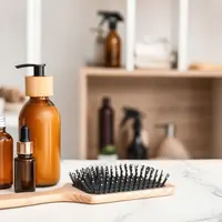 Perhatikan kandungan produk. (c) Shutterstock/Pixel-Shot