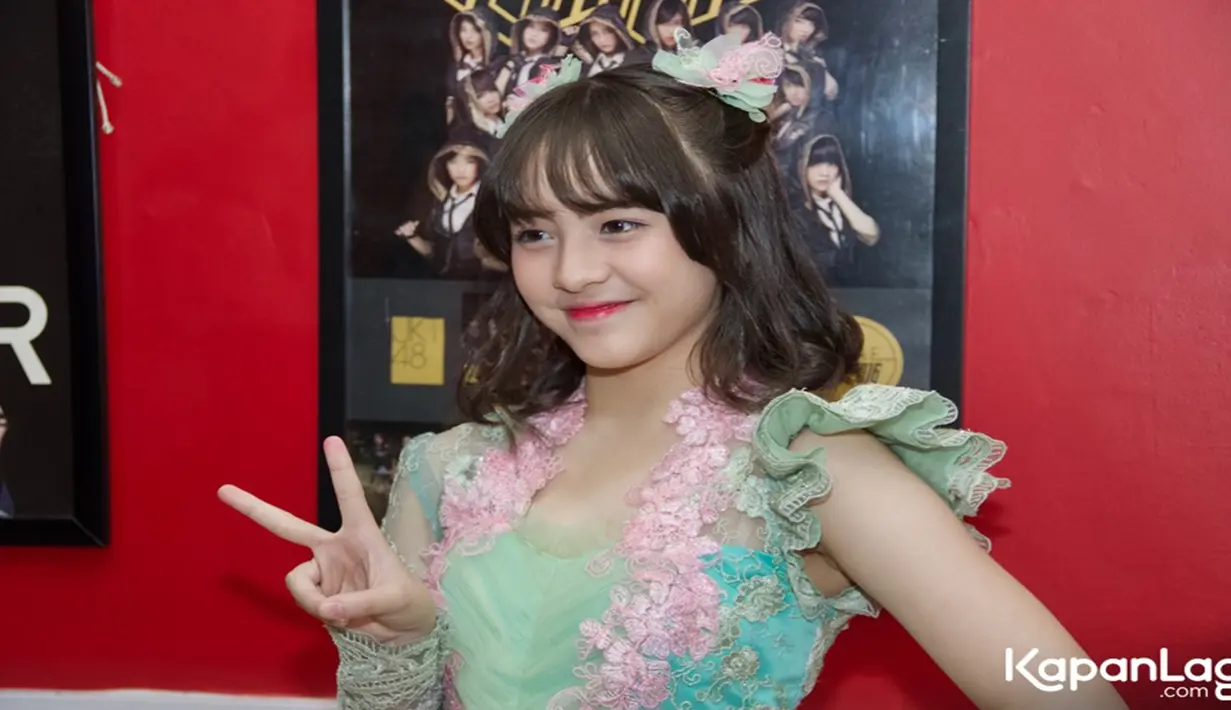 Rambut pendek dan poninya tersebut cocok dengannya yang masih diusia belia. Walaupun masih muda, Zara membuktikan bahwa ia tak hanya memiliki bakat menyanyi dan menari tetapi juga dalam bidang akting. (Kapanlagi.com/Djoko Poerwanto)