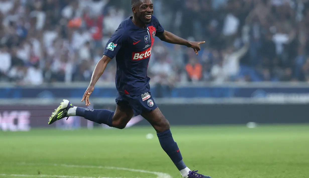 Gol kemenangan PSG dicetak oleh Ousmane Dembele dan Fabian Ruiz. (FRANCK FIFE / AFP)
