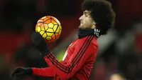 Manchester United's Marouane Fellaini warms up before the game Reuters / Phil Noble