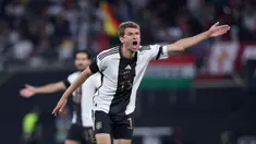 Piala Dunia 2022 akan segera bergulir pada 20 November 2022. Pentas sepak bola terbesar di dunia ini tak hanya menyuguhkan persaingan dari para bintang saja, melainkan juga dari beberapa pemain senior andalan negaranya. Berikut deretan pemain dengan koleksi caps terbanyak dari masing-masing tim di Grup E Piala Dunia 2022. (AFP/Ronny Hartmann)