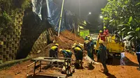 Terjadi longsor dinding penahan tanah Segmental Retaining Wall (SRW), atau turap pada akses keluar (off ramp) Veteran Ruas Tol JORR W2S di kawasan Bintaro, Jakarta Selatan. (Foto: Istimewa)