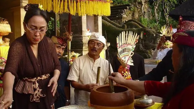 Prosesi upacara Sukmawati Soekarnoputri