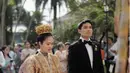 Menikah dengan style Phuket Baba Wedding, Nong Poy tampil begitu cantik dan anggun bak putri kerajaan. @chartmakeup/@niyadweddinganswer.
