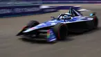 Pembalap Maserati MSG Racing, Maximilian Guenther memacu mobilnya saat sesi kualifikasi Jakarta E-Prix 2023 round-11 di Jakarta International E-Prix Circuit, Ancol, Jakarta, Minggu (04/06/2023). Gunther sukses meraih P1 setelah mengalahkan pembalap Avalanche Andretti, Jake Dennis dengan perbedaan waktu 0.585 detik. (Bola.com/Bagaskara Lazuardi)