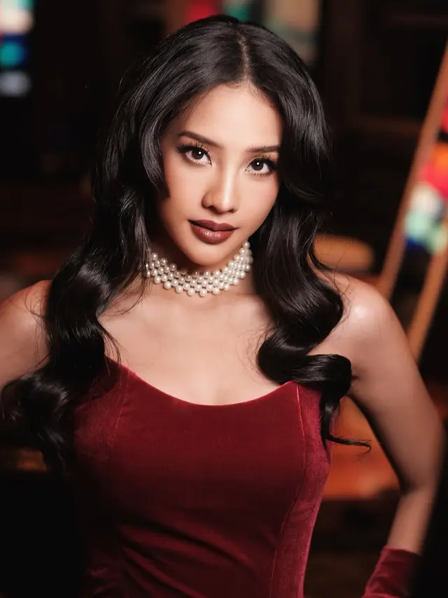 Gaya Anya Geraldine Tampil Bold dan Glamor sebagai Diva Dangdut dalam Film Terbaru