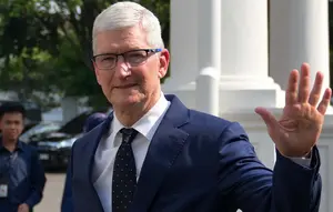 CEO Apple Tim Cook Pamit, Serahkan Nahkoda ke John Ternus