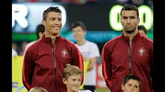 Cristiano Ronaldo menepis keraguan penggemar dengan menjadi inspirator kemenangan Portugal atas Republik Irlandia 5-1
