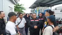 Kepala BP2MI Benny Rhamdani meninjau tempat singgah para Pekerja Migran Indonesia anak buah kapal (PMI ABK) ke Pelabuhan Kampoa di Dong Gang untuk berdialog dengan Forum Silaturahmi Pelaut Indonesia (FOSPI), yang dilakukan pada Sabtu (23/9/2023). (Istimewa)