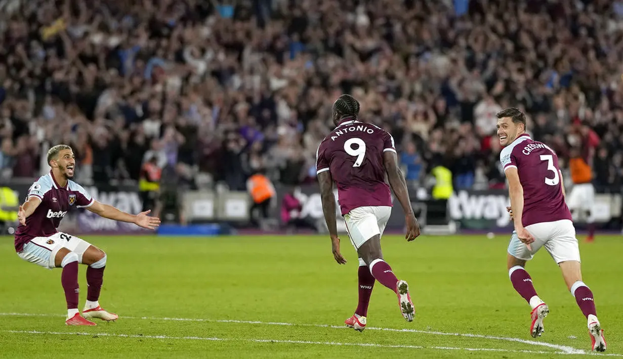 Gol West Ham United dicetak oleh Michail Antonio dengan dua gol lalu Pablo Fornals dan Benrahma masing-masing satu gol. (Foto: AP/Alastair Grant)