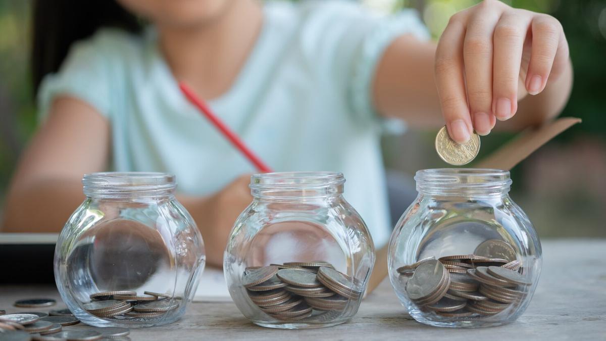 Tips Cerdas Kelola THR Anak Sekolah: Ajarkan Menabung &amp; Investasi