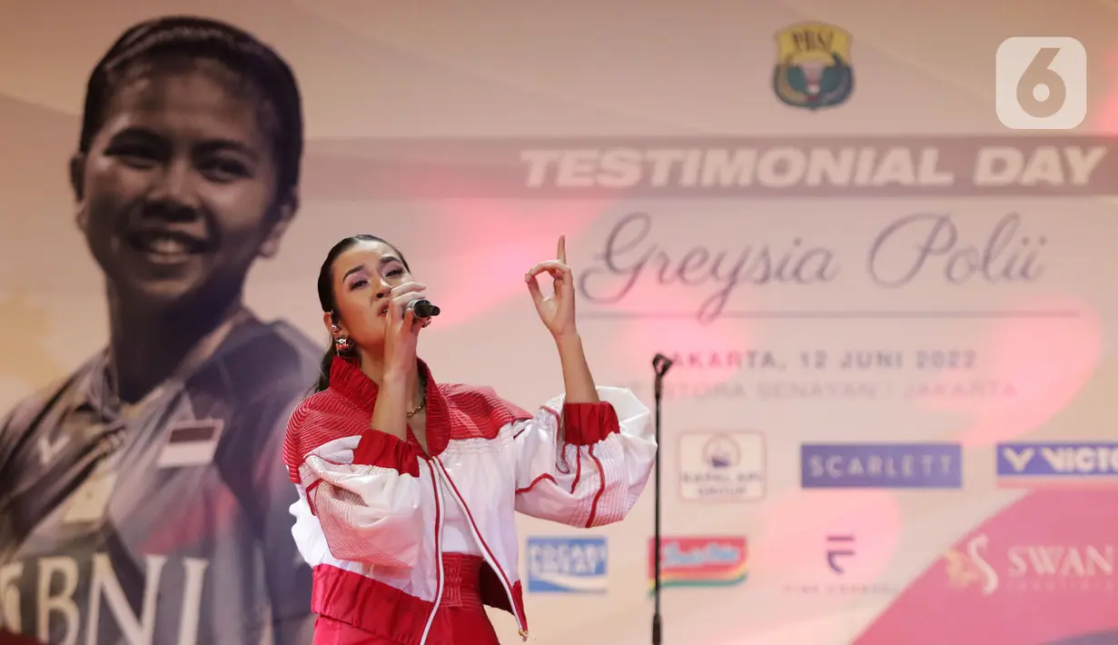 Penyanyi, Raisa saat tampil dalam acara "Greysia Polii: Testimonial Day" di Istora Senayan Jakarta, Minggu (12/6/2022). Raisa tampil membawakan tiga buah lagu diantaranya, Could It Be. (Liputan6.com/Helmi Fithriansyah)