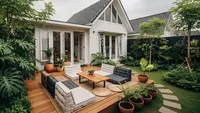 7 Contoh Rumah Kecil Type 45 dengan Taman Samping dan Teras Lesehan, Inspirasi Hunian Asri