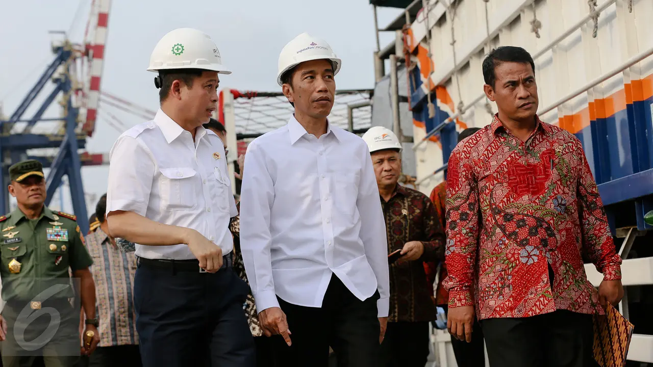 20151211-Presiden Sambut Kapal Pengangkut Ternak KM Camara Nusantara I