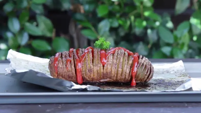 Kentang Panggang Iris yang Nggak Kalah Lezat dengan Baguette