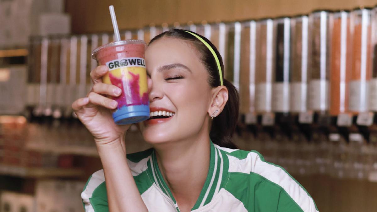 Kolaborasi Menu Smoothie dengan Produk Brand Makeup Selebritis Dunia, dari Hailey Bieber hingga Luna Maya