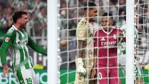 MU Ingin Boyong Troy Parrott, Real Betis Tutup Pintu pada Januari
