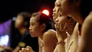 Ketegangan pebasket putri Sahabat Wisma Sehati Semarang saat berlaga melawan Surabaya Fever di  final WNBL Championship 2015 di Hall A Senayan, Jakarta, Jumat (8/5/2015). Surabaya Fever unggul 65-53 atas Sahabat Wisma. (Liputan6.com/Helmi Fithriansyah)
