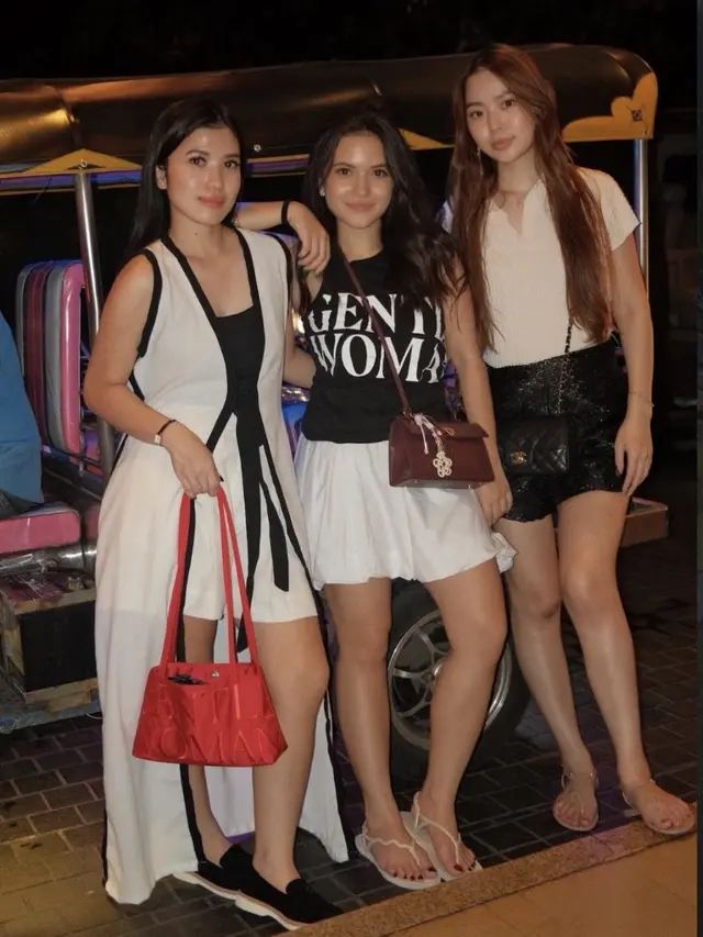 Gaya Marsha Aruan Liburan di Thailand.