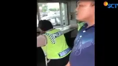 Video pengendara motor yang memarahi polantas viral di media sosial. Pengendara marah, lantaran ditilang tanpa alasan