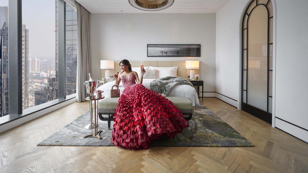 The Langham Jakarta Raih Penghargaan Bergengsi dari Condé Nast Traveller dan Micheline Keys dari Michelin Guide