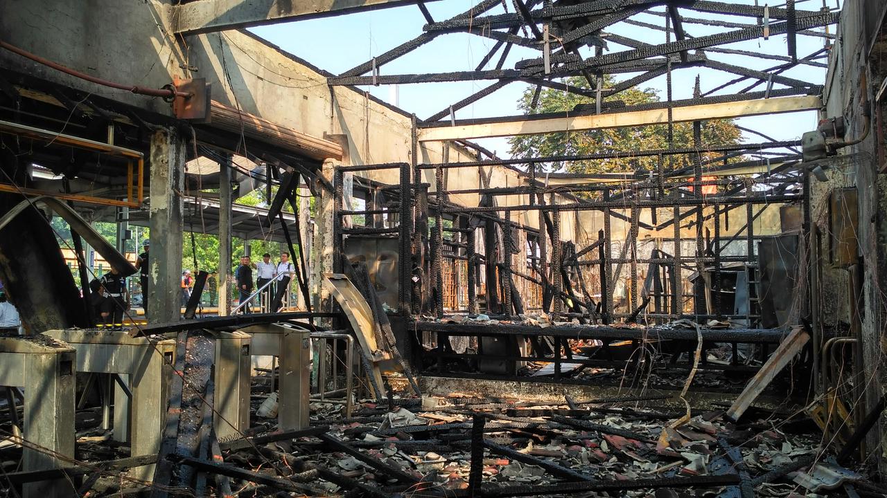 20170519-Stasiun Klender-Jakarta-Kebakaran s