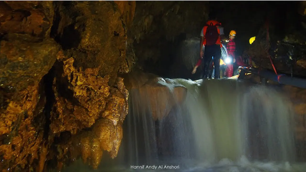  Goa Barat, Meliuk dan Gemuruh Perut Karst di Gombong Selatan