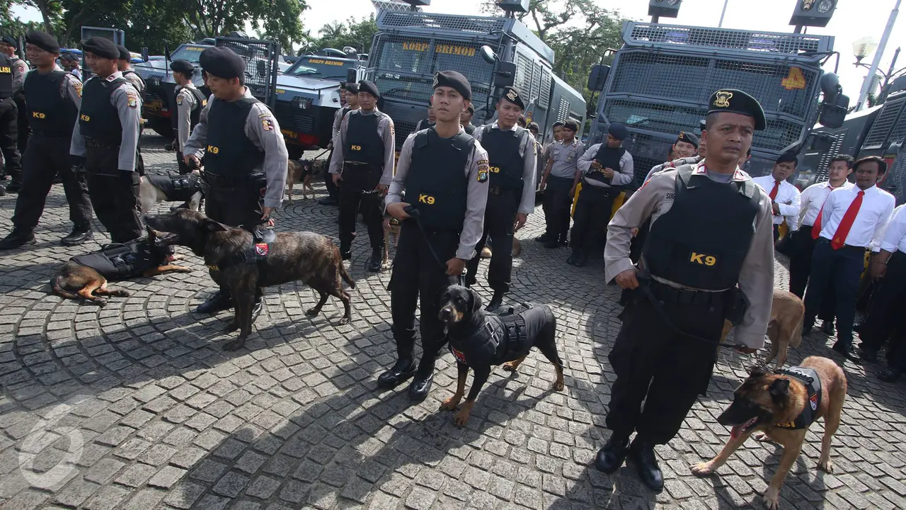 20161103-Ribuan Pasukan TNI dan Polri Ikuti Apel di Silang Monas-Jakarta