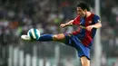 Juliano Belletti - Lionel Messi muda pernah merasakan satu setim dengan bek kanan tangguh asal Brasil ini tepatnya pada tahun 2004 hingga 2007. Kini sang pahlawan Barcelona di final Liga Champions 2006 itu berprofesi sebagai asisten pelatih tim asal Brasil, Cruzeiro. (AFP/Lluis Gene)
