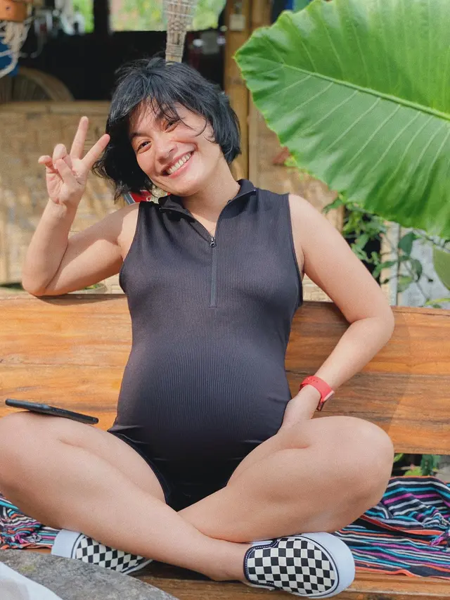 Melahirkan, Ini 7 Potret Perjalanan Kehamilannya Shara Istri Kedua Erix Soekamti