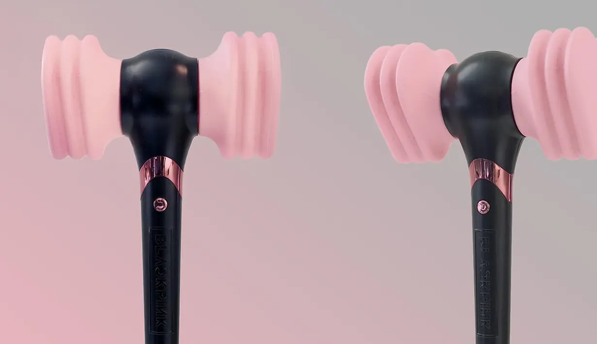 Kabarnya lightstick BLACKPINK ini didesain oleh para personelnya sendiri. Hal itu terungkap pada sebuah postingan foto di akun Instagram milik YG Select. (Foto: instagram.com/ygselect)