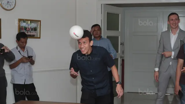 Egy Maulana Vikri, Menora Imam Nahrawi
