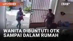 Seorang wanita menjadi korban kuntit pria tidak dikenal. Insiden terekam CCTV rumah wanita tersebut dan viral. Wanita itu memarkirkan motornya usai sang ayah membuka gerbang garasi. Tak lama kemudian pelaku ikut masuk dan menyalami ayah wanita itu.