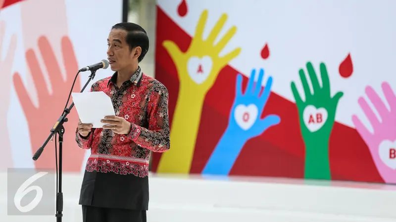 20151218-893 Pendonor Darah Terima Lencana dari Jokowi-Bogor