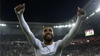 Alexandre Lacazette striker Lyon berhasil mencetak 3 gol ke gawang AS Monaco. Tetapi 2 dari 3 gol tersebut diperoleh dengan keberuntungan.