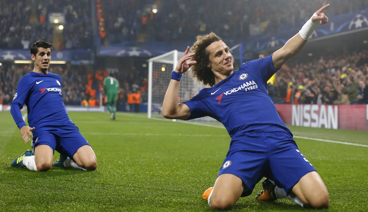 Pada 2014 PSG merekrutnya dengan harga 50 juta euro atau sekitar Rp845 miliar. Namun, dia hanya bertahan dua musim karena Antonio Conte memulangkan sang pemain. David Luiz pun kembali menjadi bagian penting tim dan sukses mempersembahkan gelar Premier League. (Foto: AP/Frank Augstein)