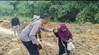 Polisi Penjaga Asa Korban Bencana