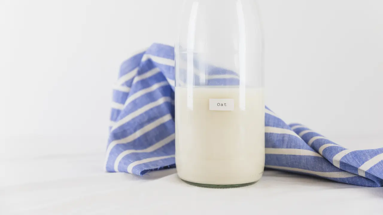 Tips Agar Susu Kemasan Tetap Segar dan Tahan Lama Meski Sudah Dibuka (photo by freepik.com)