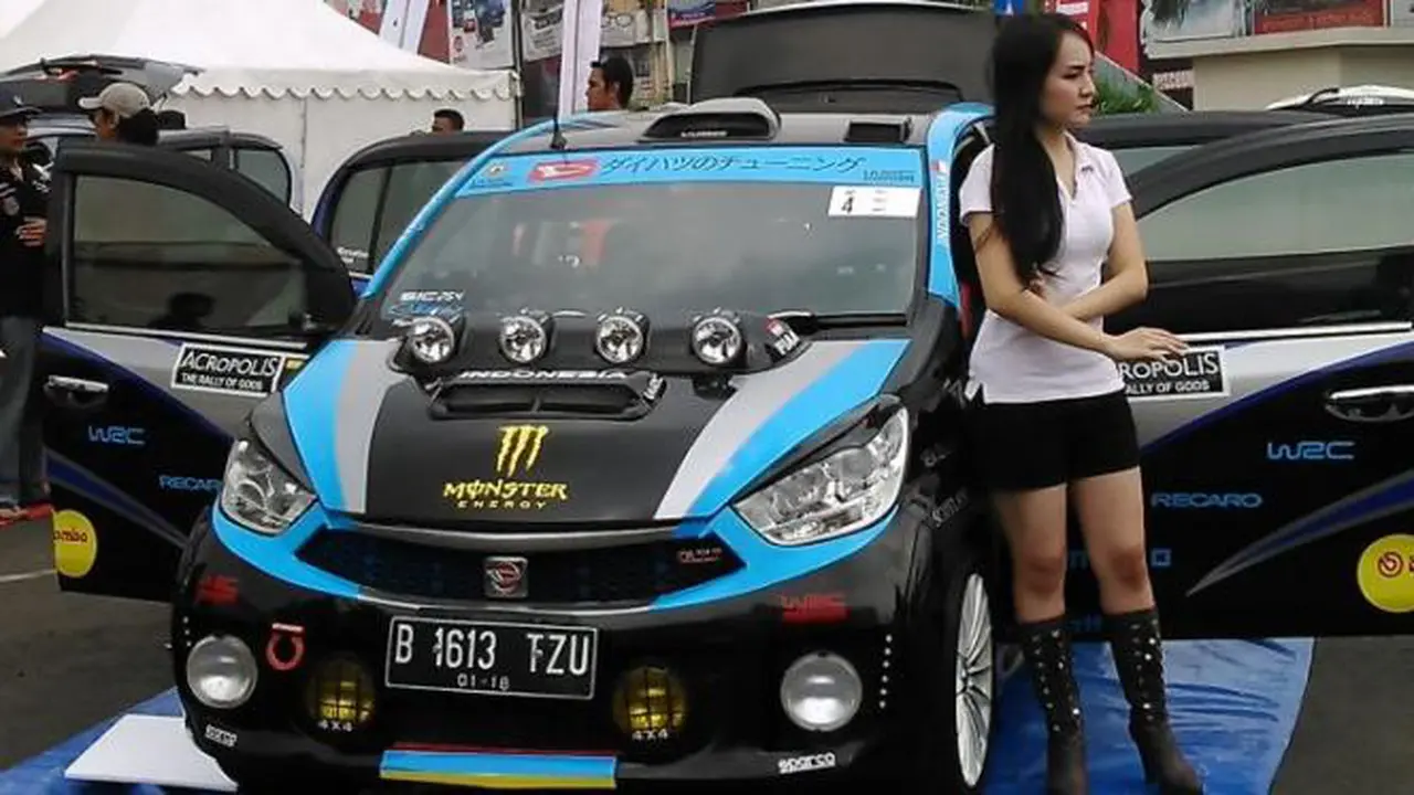 Gaet Pengunjung IIMS 2014, Daihatsu Bawa 'Polisi Binaan'
